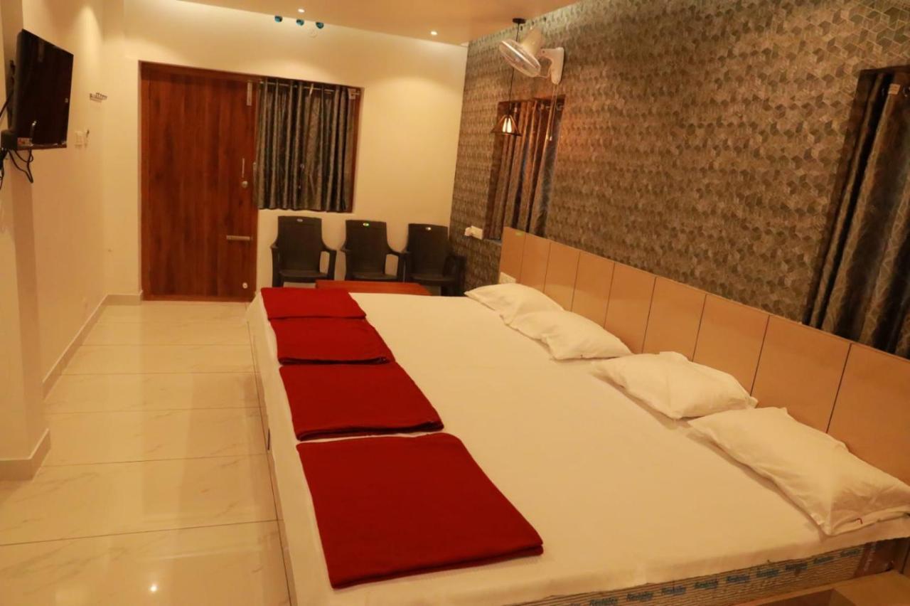 Hilltop Hotel Valparai Ngoại thất bức ảnh