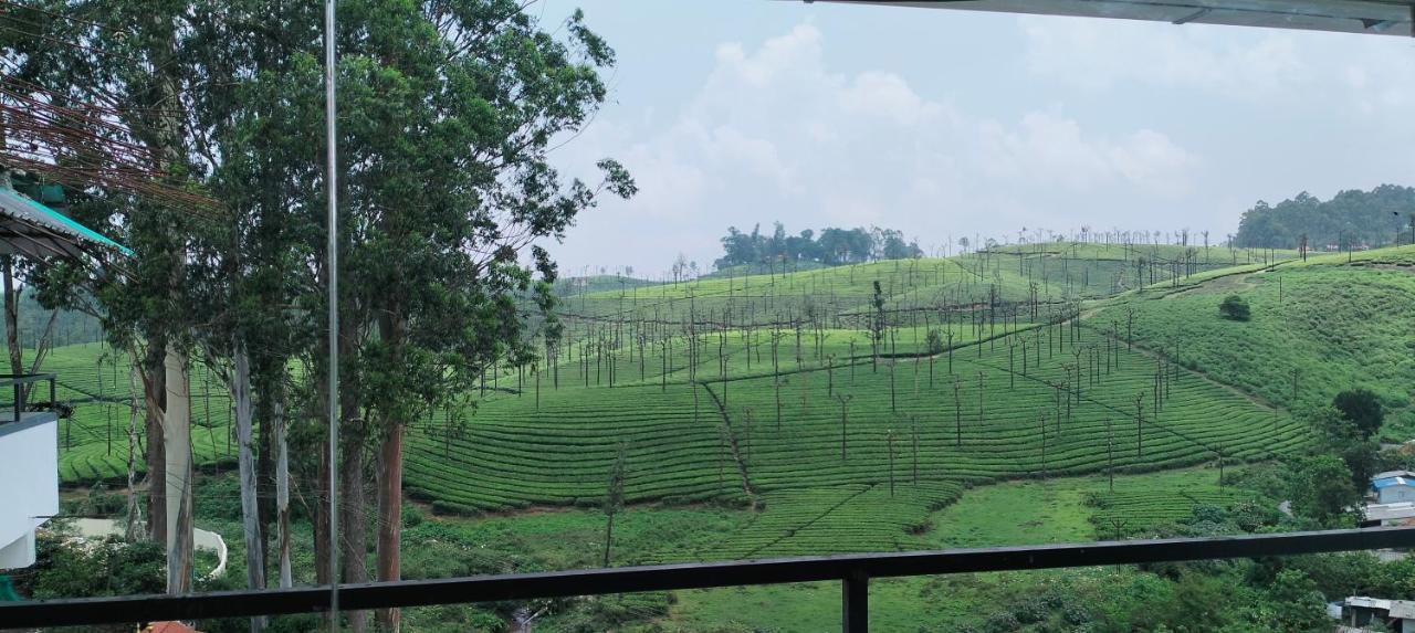 Hilltop Hotel Valparai Ngoại thất bức ảnh