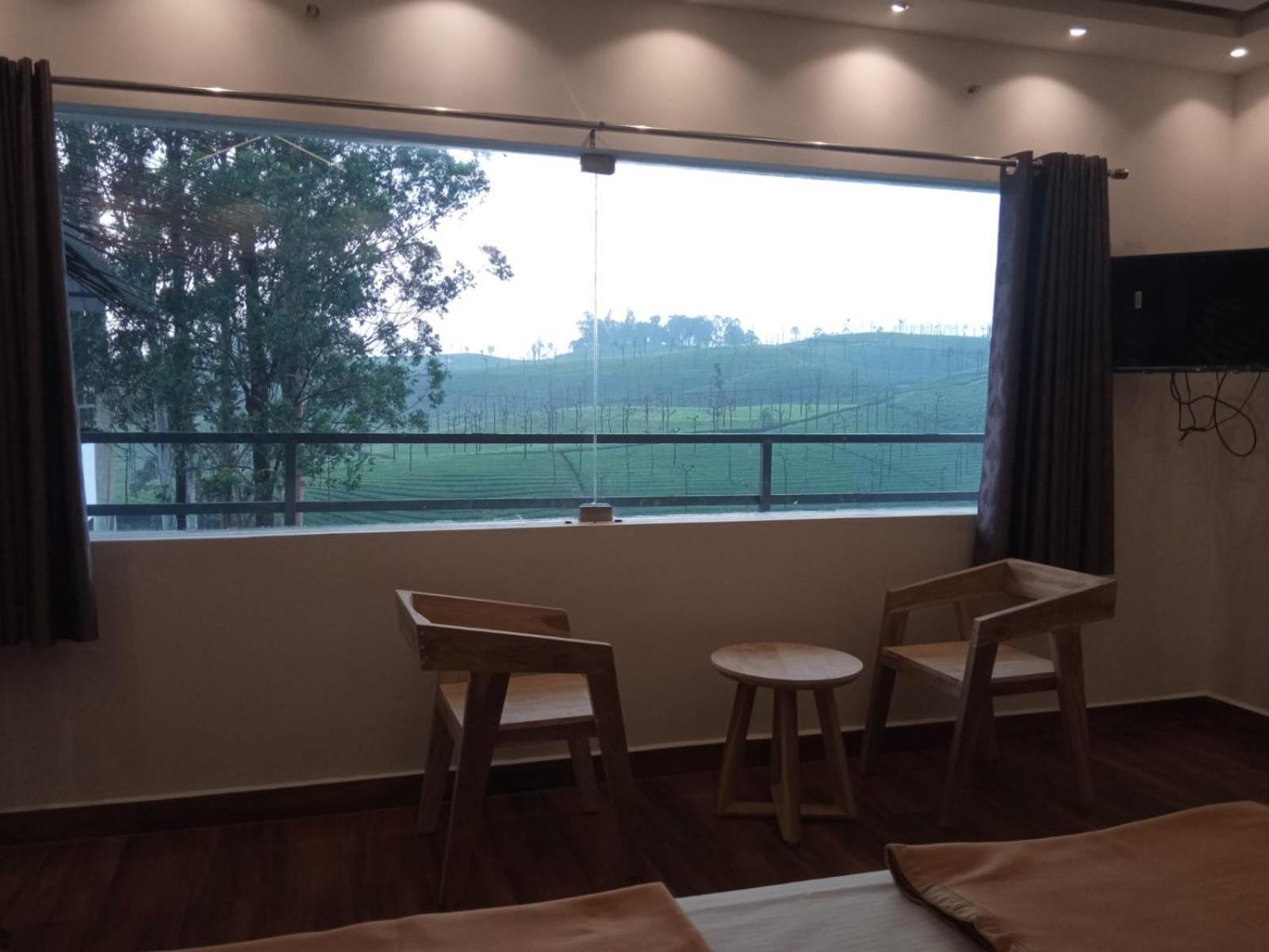 Hilltop Hotel Valparai Ngoại thất bức ảnh
